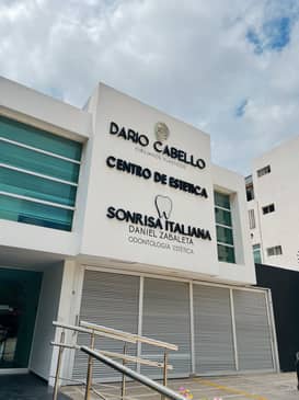 Slider image (1) Sonrisa Italiana - Dental Clinic Colombia